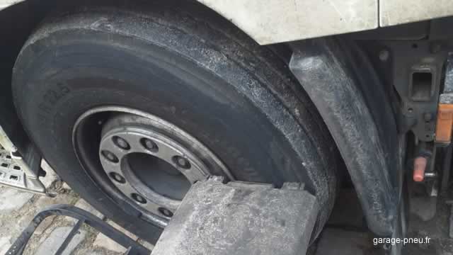 Réparation pneu camion autocar camping-car bus